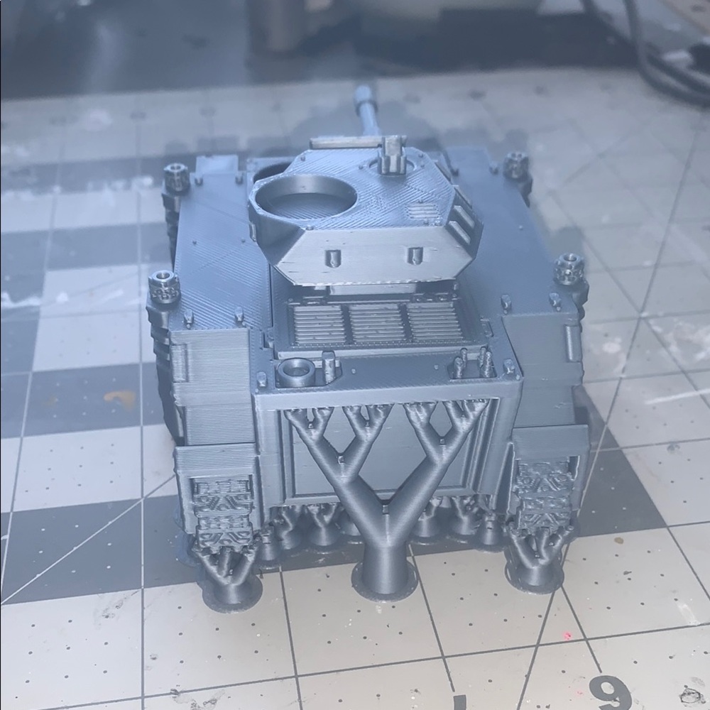 Predator Tank With Auto Cannon - Picture 6 of 10